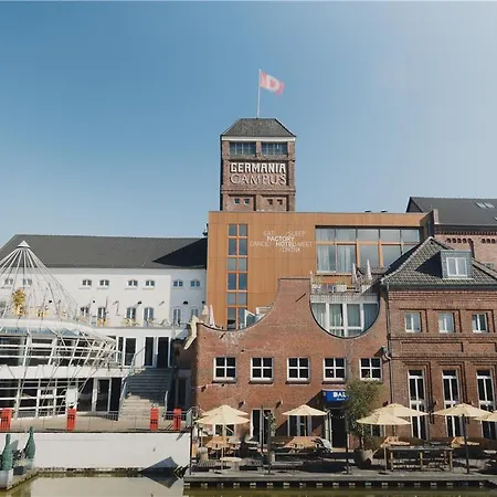 Hotel Factory *